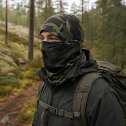 Balaklava med kamouflagemönster för friluftsliv