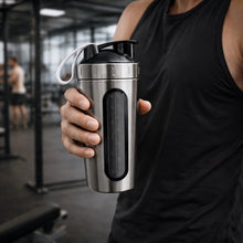 Proteinshaker i rostfritt stål med måttskala