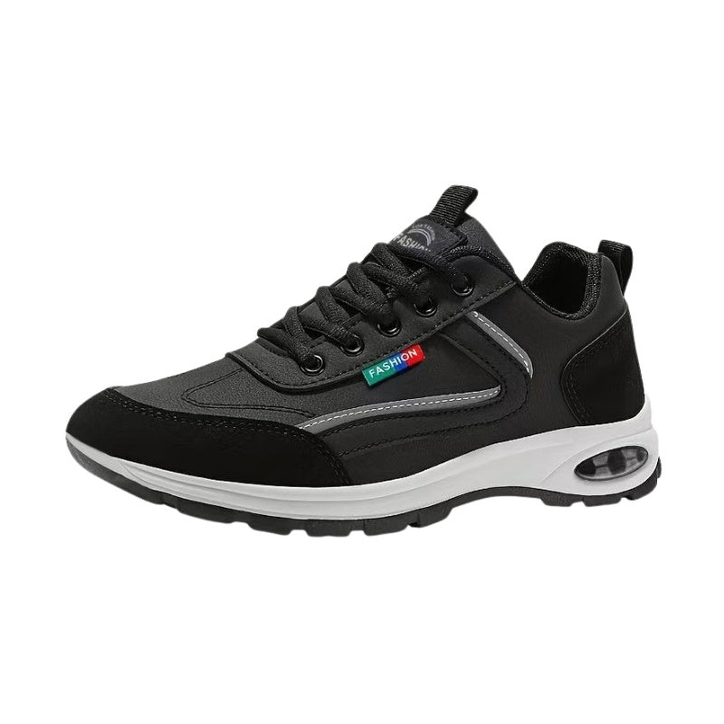 Sneakers med luftdämpad sula och grepp Svart
