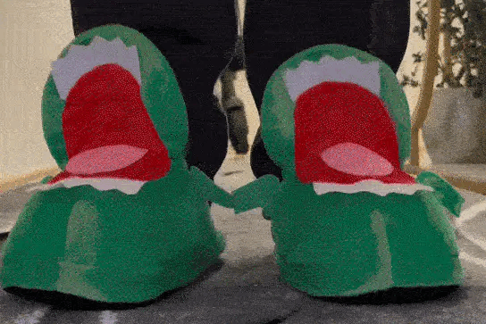 Krokodil tofflor med rolig design
