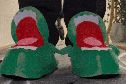 Krokodil tofflor med rolig design